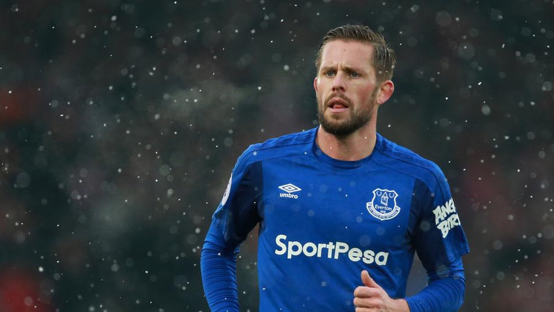 开云官网在线-西甲：皇马在客场2-1逆转巴萨，夺冠希望愈发明朗，1314赛季西甲第29轮皇马对巴萨